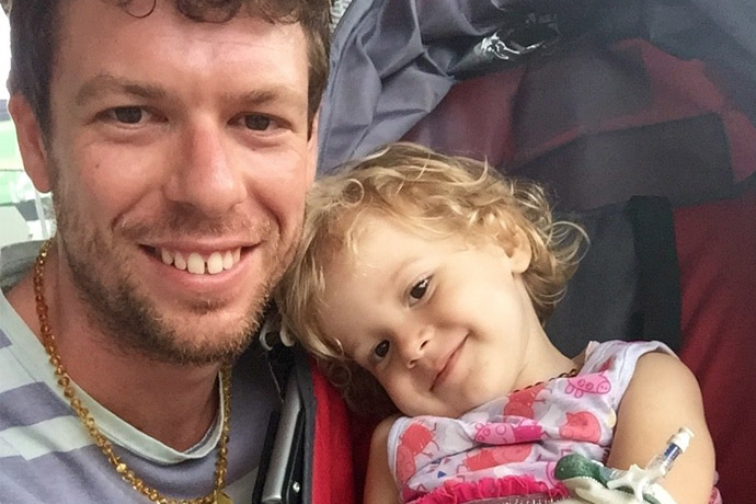 ojciec leczy corke marihuana grozi mu wiezeinie