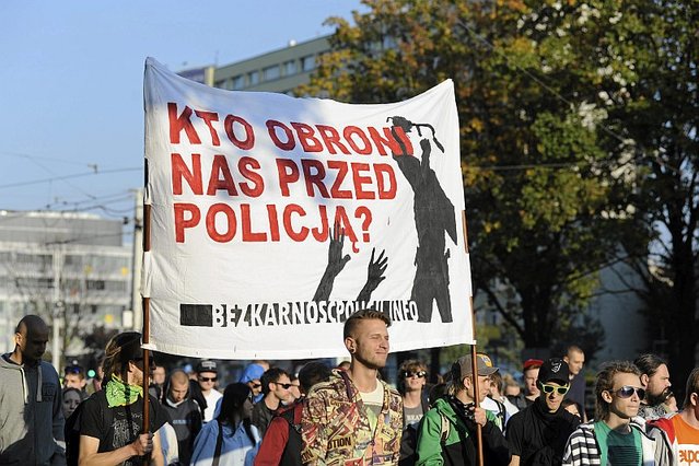 Palacze marihuany protestujący przeciwko złemu traktowania ich przez policję