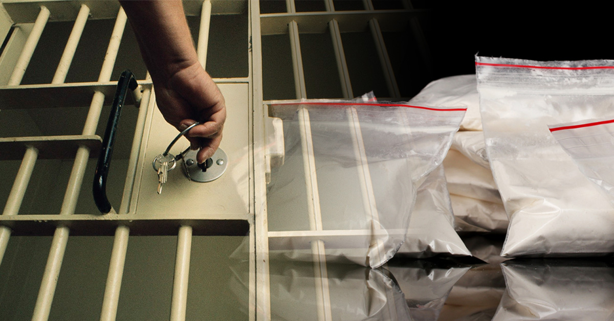 Kalifornia uwalnia przestępców narkotykowych