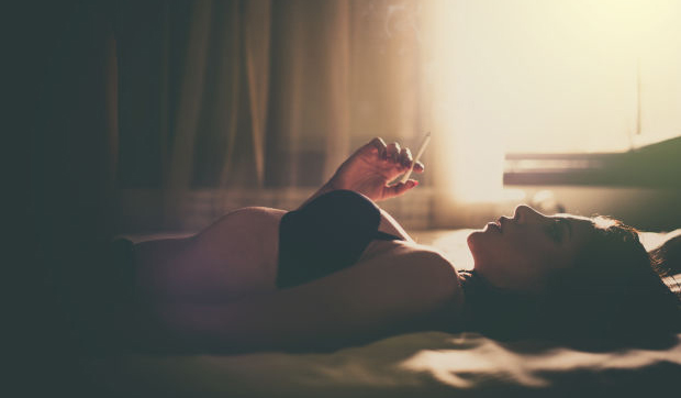 marihuana a ciało kobiety