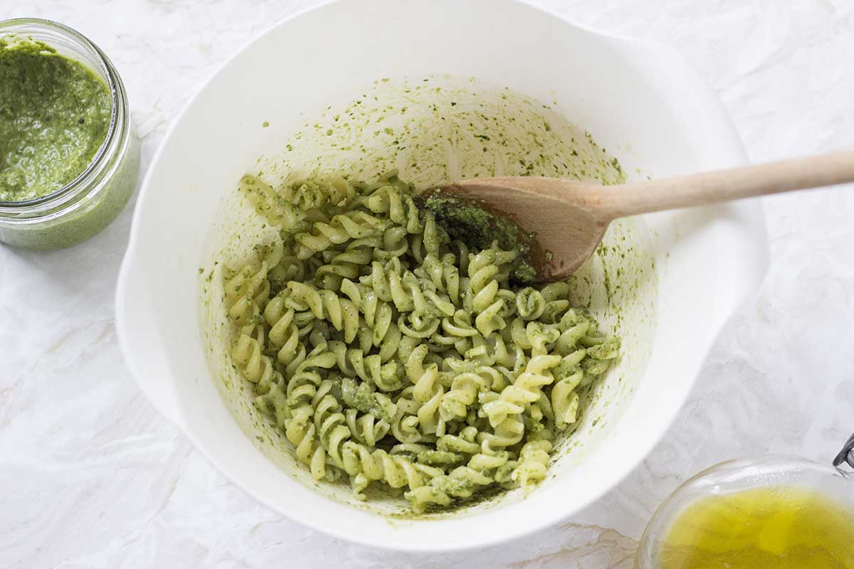 makaron-z-pesto-konopnym
