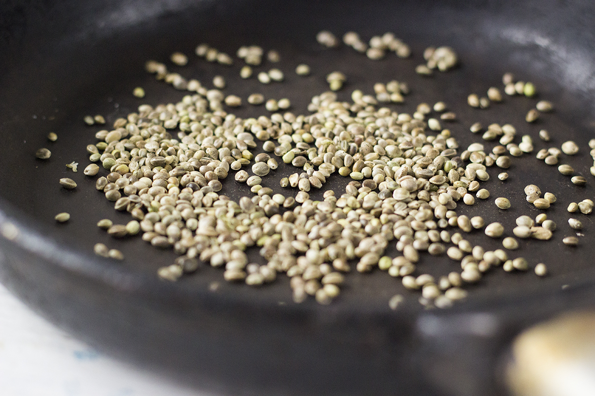 Nasiona konopi na siemieniotkę