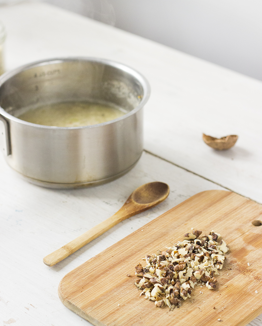 siemieniotka-z-orzechami-włoskimi