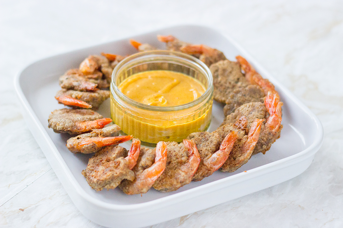 krewetki w cieście z mąki konopnej