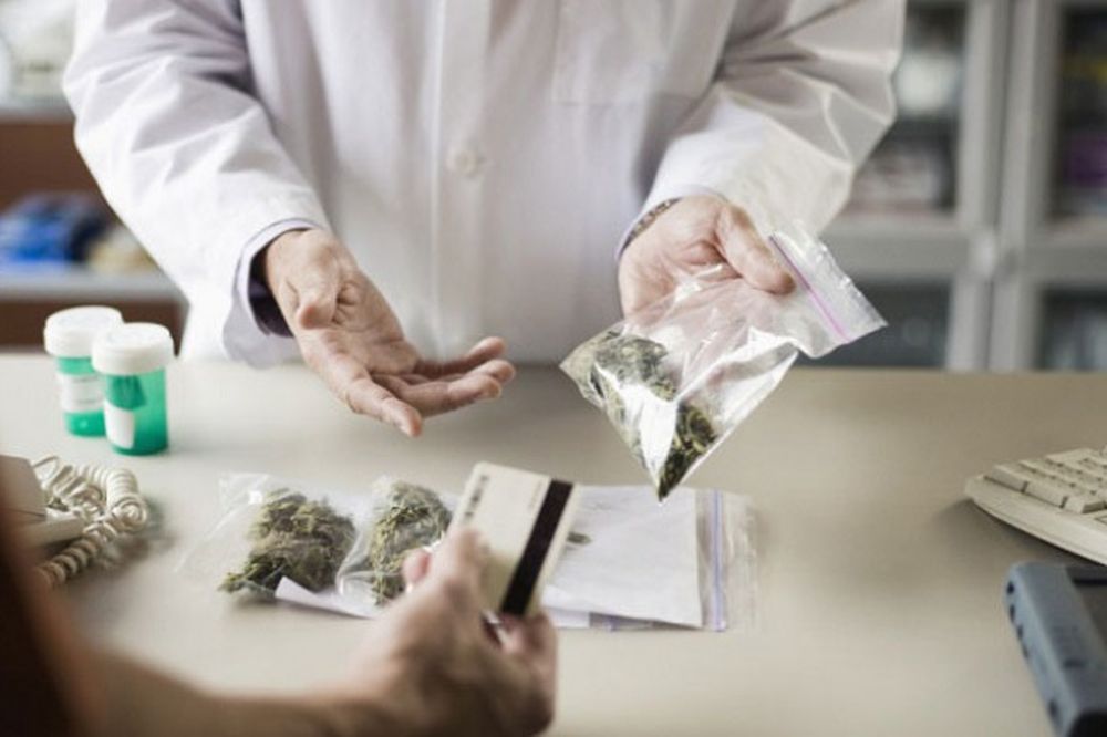 Leki na bazie konopi w aptekach od listopada. Jak dostać receptę?