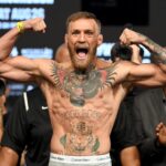 connor mcgreogr w coffe shopie w amsterdamie