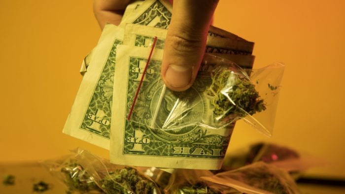 Przestępczość w USA spada dzięki legalizacji marihuany.