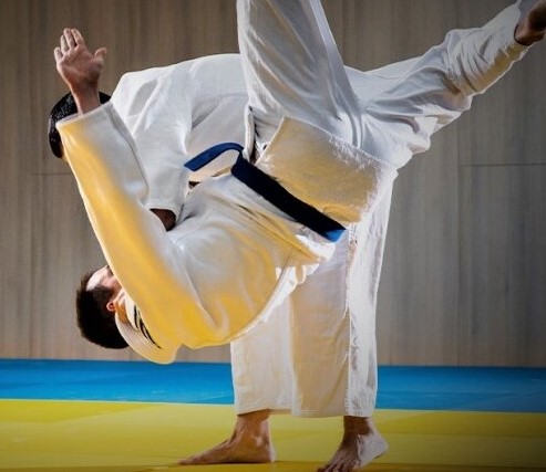Mateusz B. o utalentowany judoka ze Skierniewic. Pod koniec zeszłego roku wywalczył brązowy medal w Młodzieżowych Mistrzostwach Polski. Teraz to reprezentant kadry narodowej seniorów. Jednak jego kariera stanęła pod dużym znakiem zapytania. Wszystko przez posiadanie niedużych ilości marihuany.