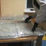 44 letni kierowca peuegota, który pędził autostradą A2 nie miał szczęścia. Został zatrzymany przez policjantów. Ci przejęli też 115 kilogramów zioła, które przewoził.