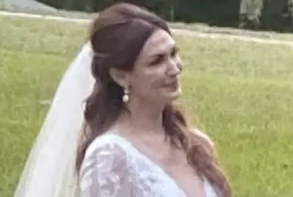 To miało być wesele marzeń, jednak zakończyło się aresztowaniem panny młodej. Wszystko za sprawą dodania przez do weselnego menu konopi indyjskich. Wesele miało miejsce nieopodal Orlando na Florydzie.