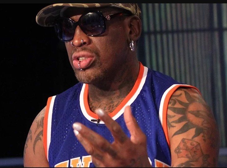 Dennis Rodman – legendarny koszykarz NBA i gwiazda Chicago Bulls zapowiedział, że leci do Rosji. Cel? Negocjacje z Władimirem Putinem w sprawie uwolnienia zatrzymanej za posiadanie konopi Brittney Griner – amerykańskiej koszykarki WNBA.
