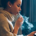 Post-millenialsi, czy też pokolenie Z, które staje się pełnoletnie i woli konopie indyjskie od alkoholu. W wielu krajach, gdzie wprowadzana jest dekryminalizacja marihuany młodzi ludzie częściej używają konopi rezygnując ze spożywania napojów wyskokowych. Tak wynika z badania przeprowadzonego przez New Frontier Data.