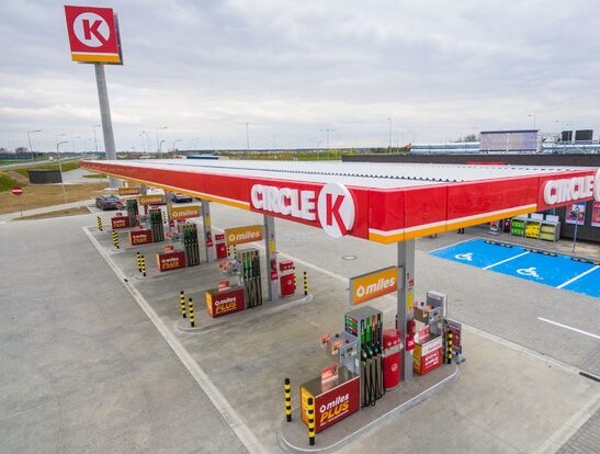 Przy okazji tankowania paliwa na stacjach Circle K będzie można nie tylko kupić hot doga, ale także marihuanę. Niestety będzie to wyłącznie marihuana medyczna na receptę, a jej sprzedaż przewidziano na amerykańskich stacjach popularnej sieci, a dokładnie na Florydzie.