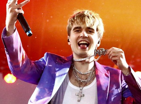 Znany raper Mata przyznał wywiadzie na łamach Wysokich Obcasów, że jara za dużo zioła i chciałby to ograniczyć. - Może przejarałem głowę, ale nie chciałbym rezygnować, tylko ograniczyć i odzyskać kontrolę – przyznaje Michał Matczak.