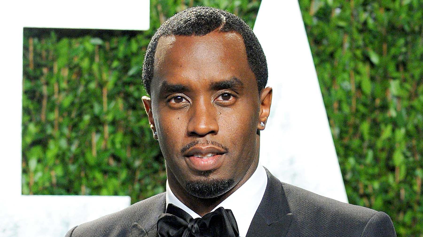 Ikona hip hopu i potentat biznesowy Sean „Diddy” Combs kupił aktywa związane z produkcją i sprzedażą marihuany za 185 mln dolarów. Combs nie ukrywa, że chce stworzyć największą w USA firmę zajmującą się produkcją i sprzedażą zioła należącą do przedstawicieli mniejszości etnicznych.