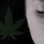 Najnowsze badania naukowe wskazują na to, że medyczna marihuana pomaga w leczeniu osób ze zdiagnozowaną kliniczną depresją. Wyniki badań opublikowano na łamach Frontiers in Psychiatry.