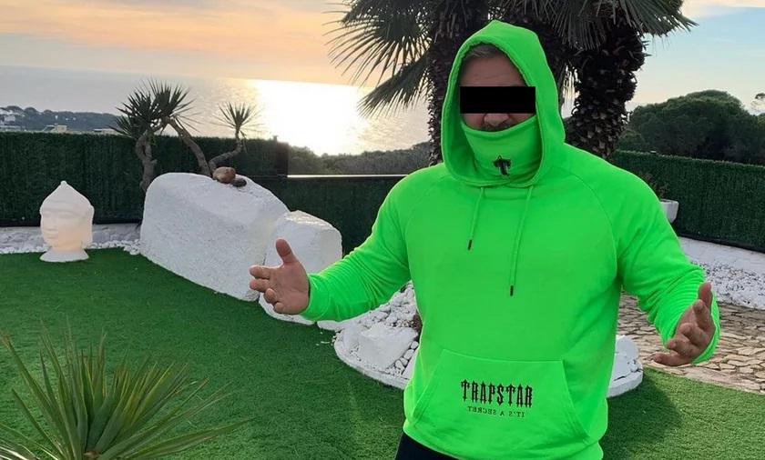 5 ton marihuany i haszyszu oraz pół tony kokainy o wartości 300 mln zł przemyciła awionetką grupa Hells Angels. Wśród zatrzymanych jest znany raper Marek A. pseudonim „Kacza”.