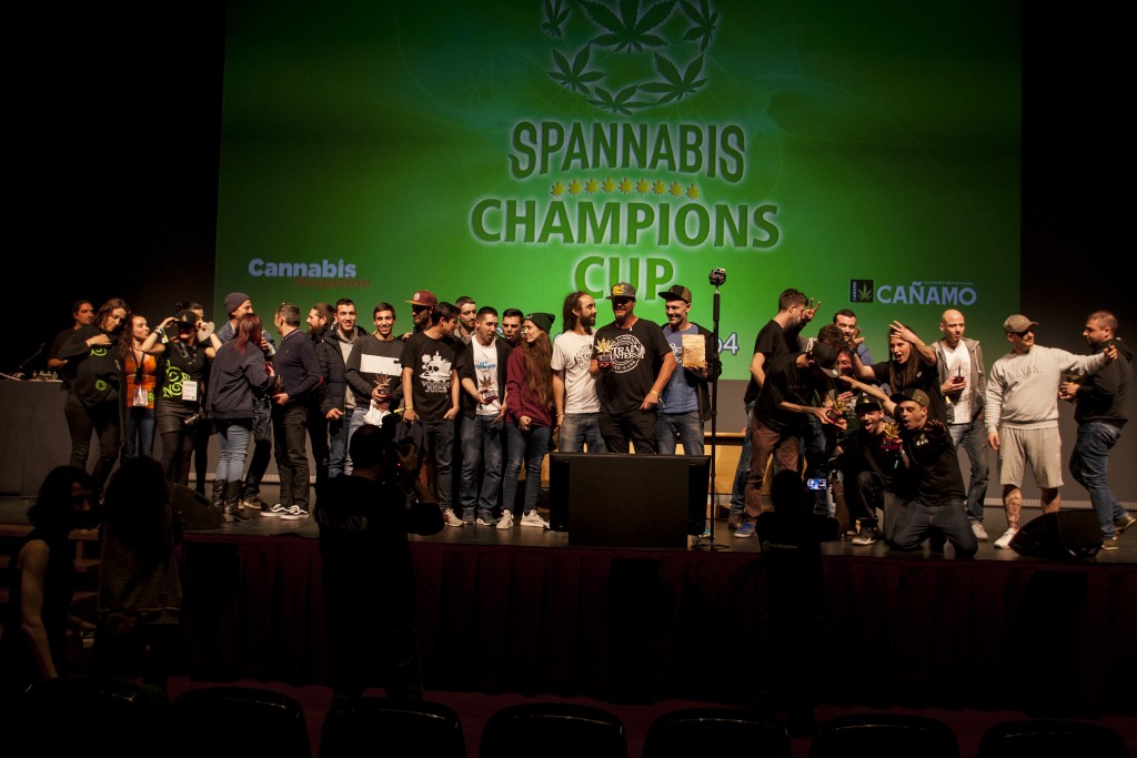 Puchar za odmiany autoflowering, Puchar Mistrzów Spannabis za najwyższą zawartość CBD i kilka innych nagród otrzymał Dutch Passion podczas Spannabis 2023. Nie jest to oczywiście zaskoczenie, bo ten renomowany seed bank, który został założony w 1987 roku w Amsterdamie zawsze mierzył wysoko.