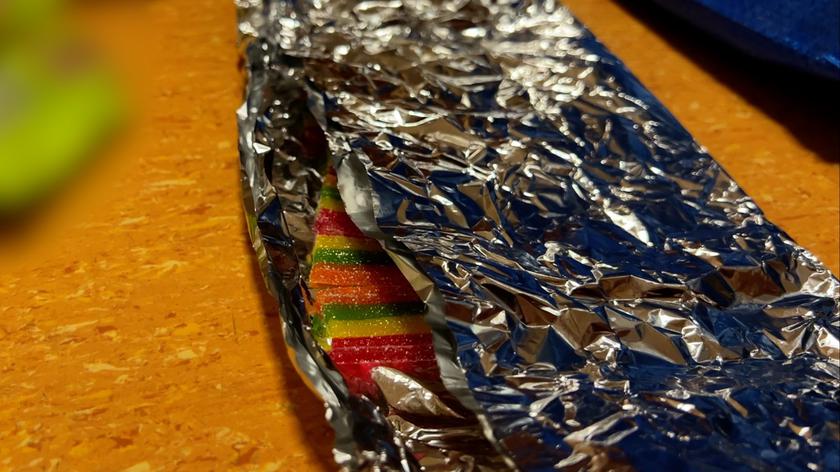 Niby nic, bo były to tylko kolorowe żelki znanego producenta. Ale jak się okazało z mocnym dodatkiem THC. Za ich posiadanie i próbę wprowadzenia do obrotu zatrzymano 32 latka.